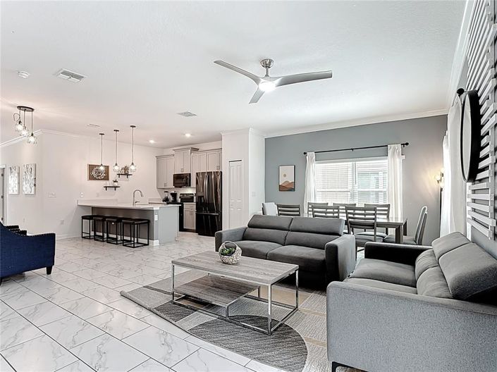 Image No.8-5 Bed Townhouse for sale