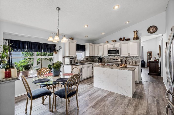 Image No.7-4 Bed Property for sale