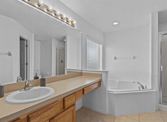 Image No.12-5 Bed Property for sale