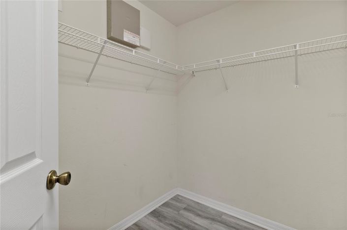 Image No.12-3 Bed Property for sale