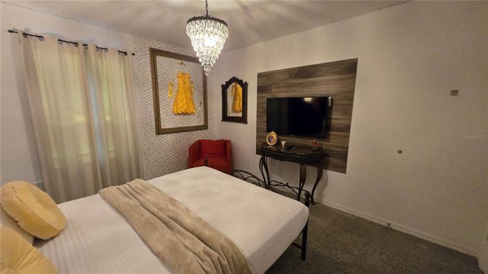 Image No.26-5 Bed Townhouse for sale