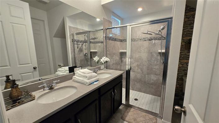 Image No.6-5 Bed Townhouse for sale