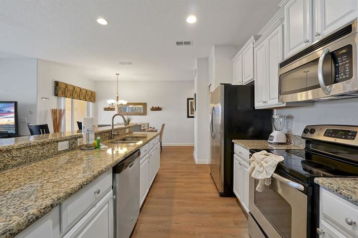 Image No.10-4 Bed Townhouse for sale