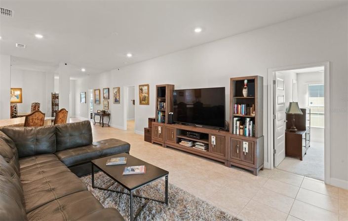 Image No.6-4 Bed Property for sale