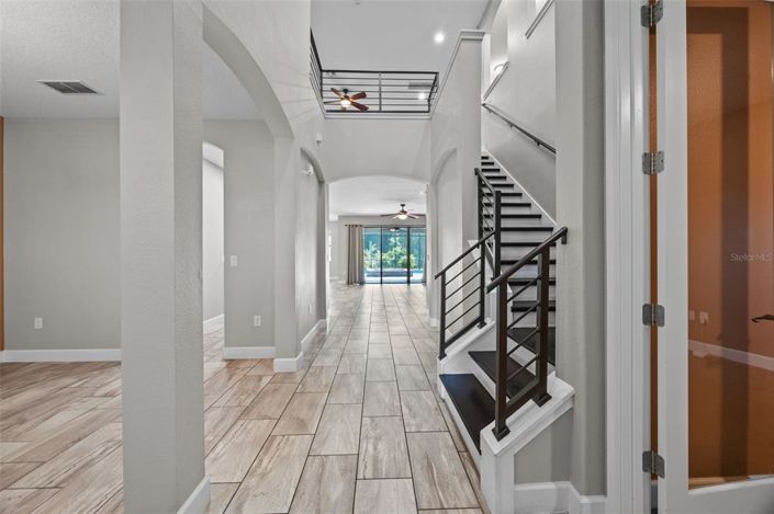 Image No.11-6 Bed Property for sale