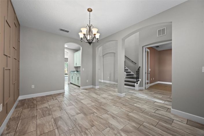 Image No.14-6 Bed Property for sale