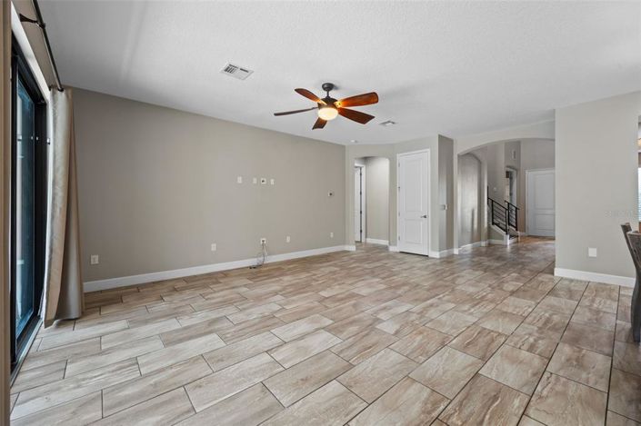 Image No.22-6 Bed Property for sale