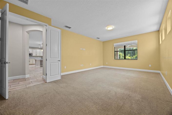 Image No.34-6 Bed Property for sale