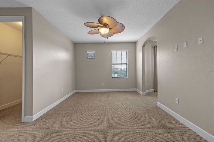 Image No.44-6 Bed Property for sale