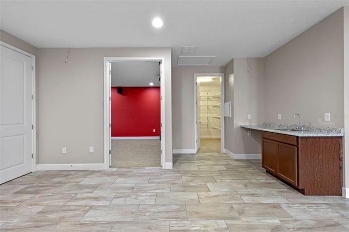 Image No.50-6 Bed Property for sale