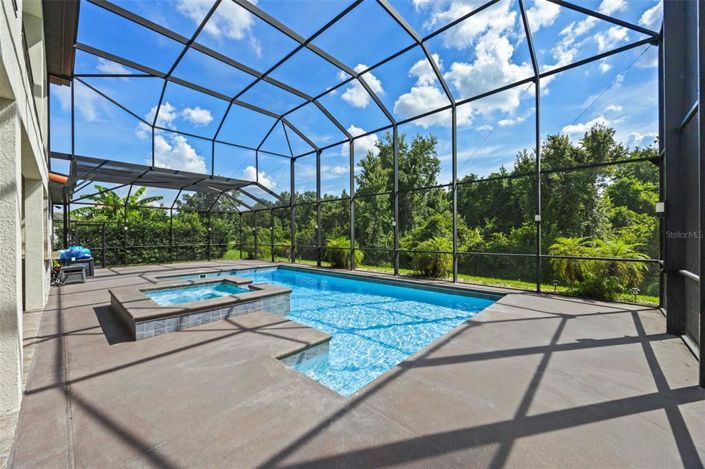 Image No.60-6 Bed Property for sale