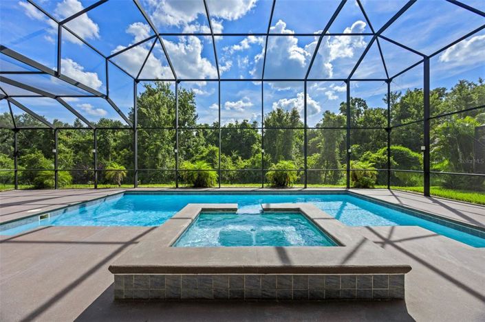 Image No.62-6 Bed Property for sale