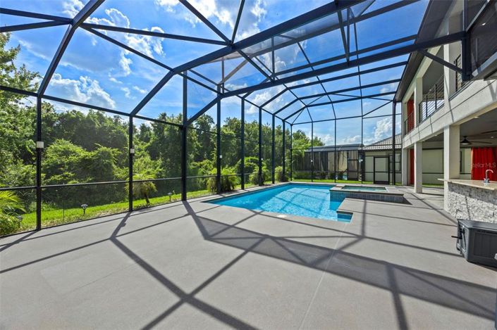 Image No.63-6 Bed Property for sale