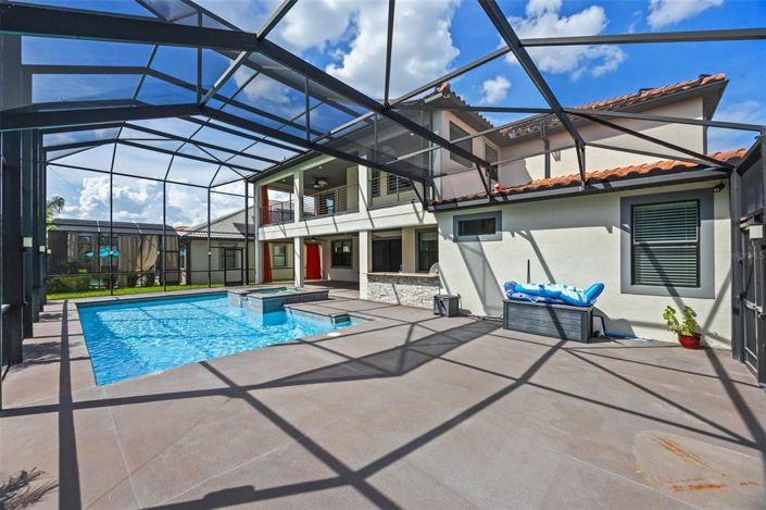 Image No.64-6 Bed Property for sale