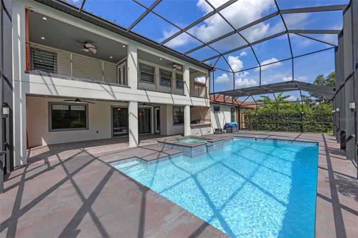 Image No.65-6 Bed Property for sale