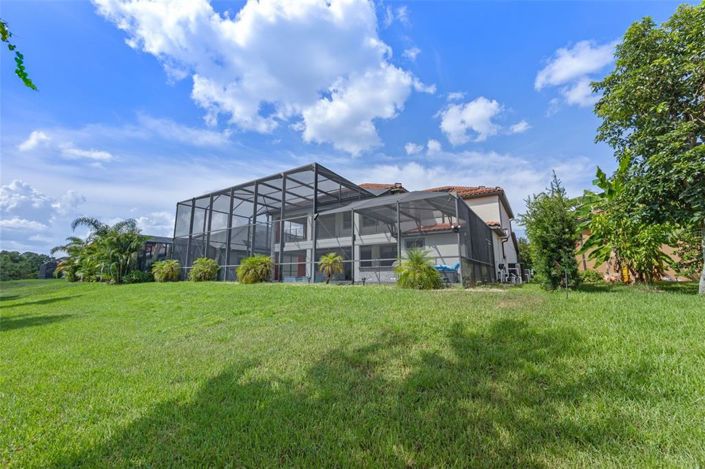 Image No.67-6 Bed Property for sale