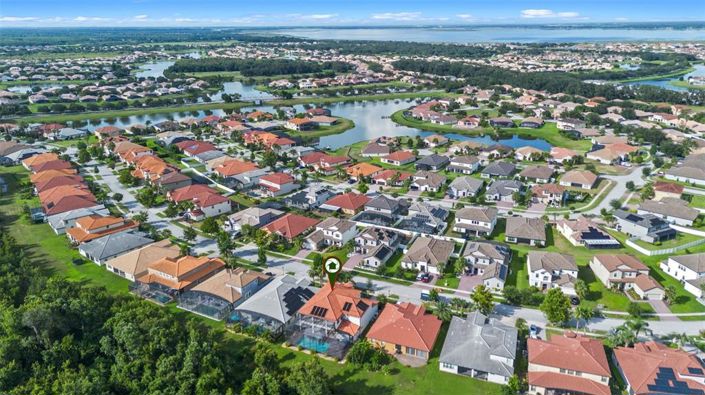 Image No.72-6 Bed Property for sale