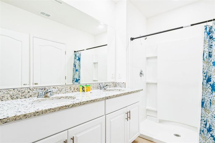 Image No.24-5 Bed Property for sale