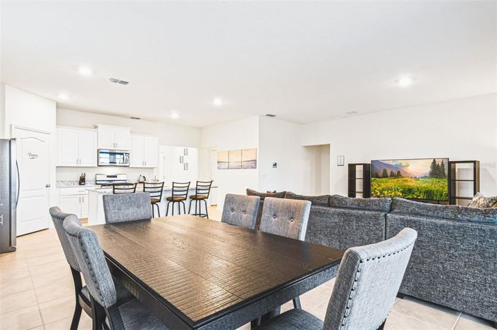 Image No.8-5 Bed Property for sale