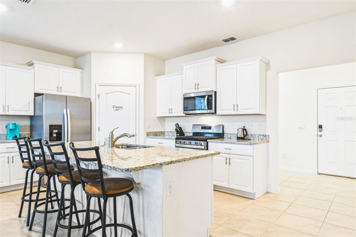 Image No.9-5 Bed Property for sale