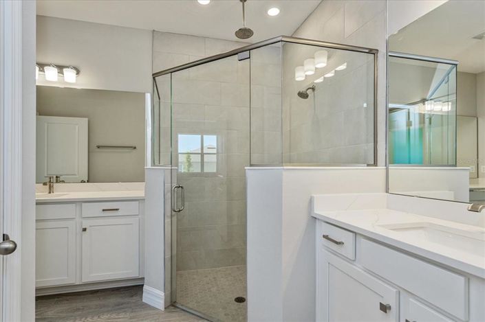 Image No.10-4 Bed Property for sale