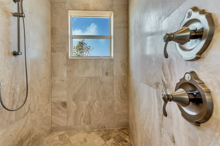 Image No.28-Propriété de 5 chambres à vendre à Holmes Beach