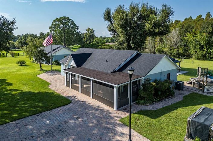 Image No.1-6 Bed Property for sale