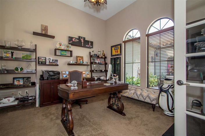 Image No.17-4 Bed Property for sale