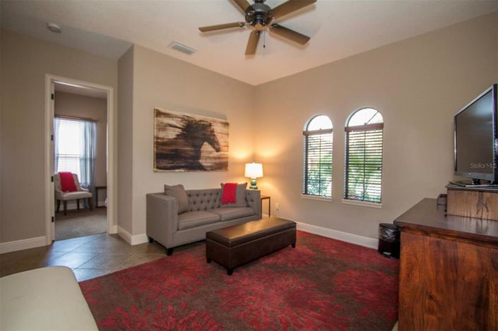 Image No.28-4 Bed Property for sale