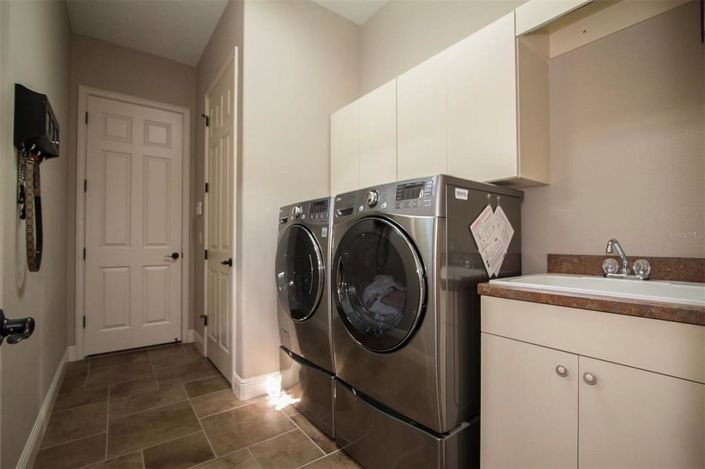 Image No.32-4 Bed Property for sale