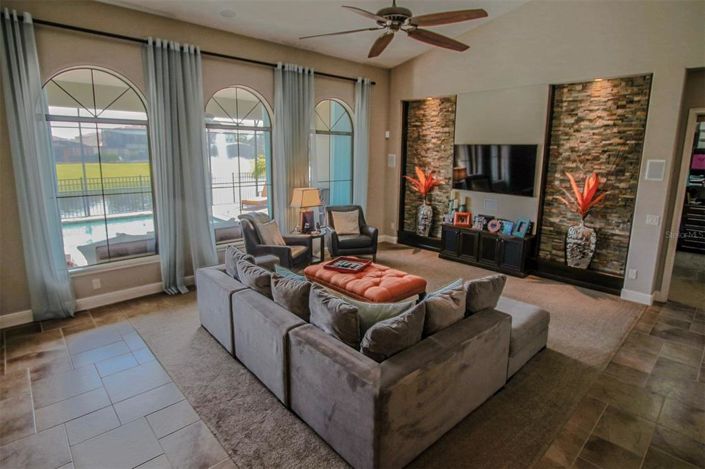 Image No.7-4 Bed Property for sale