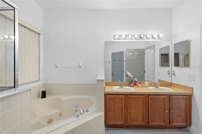 Image No.21-4 Bed Property for sale