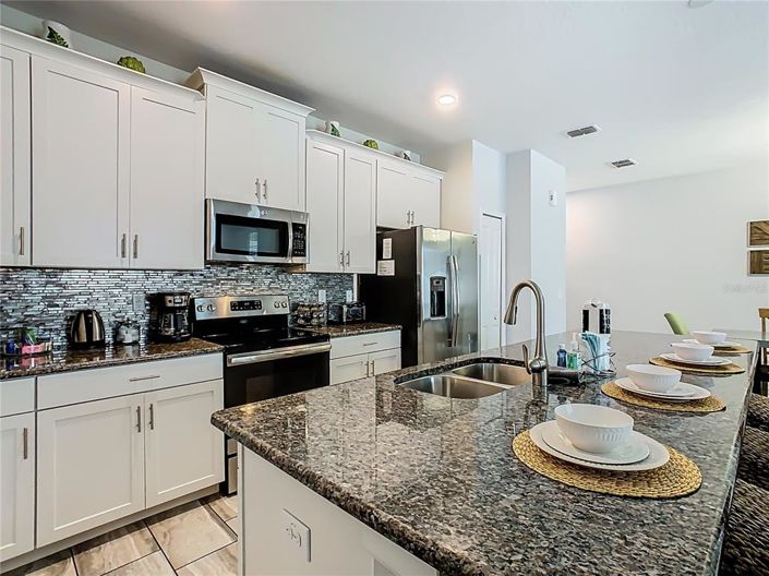 Image No.15-4 Bed Townhouse for sale