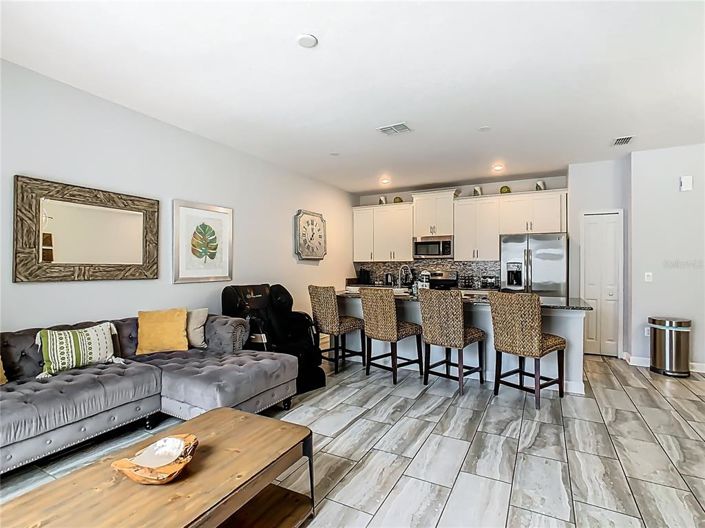 Image No.18-4 Bed Townhouse for sale