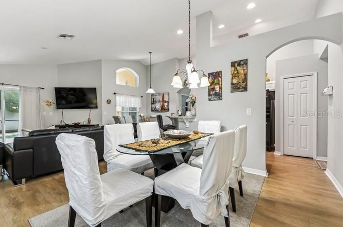 Image No.2-Propriété de 4 chambres à vendre à Kissimmee