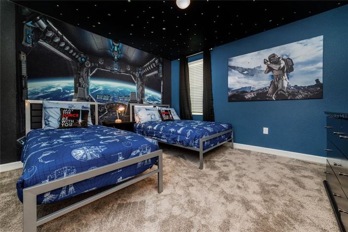 Image No.15-8 Bed Property for sale