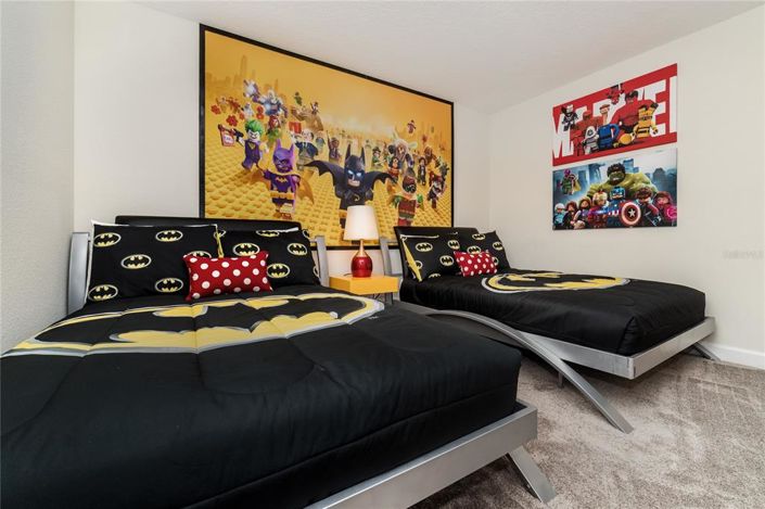 Image No.18-8 Bed Property for sale