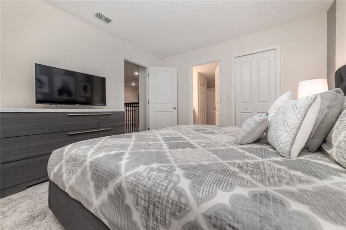 Image No.22-8 Bed Property for sale