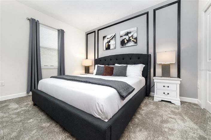 Image No.26-8 Bed Property for sale