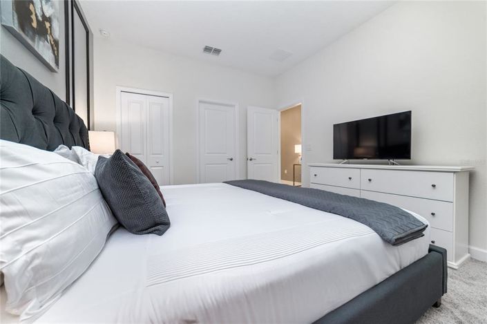 Image No.27-8 Bed Property for sale