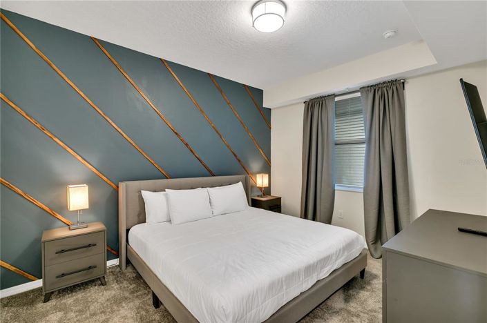 Image No.10-2 Bed Property for sale