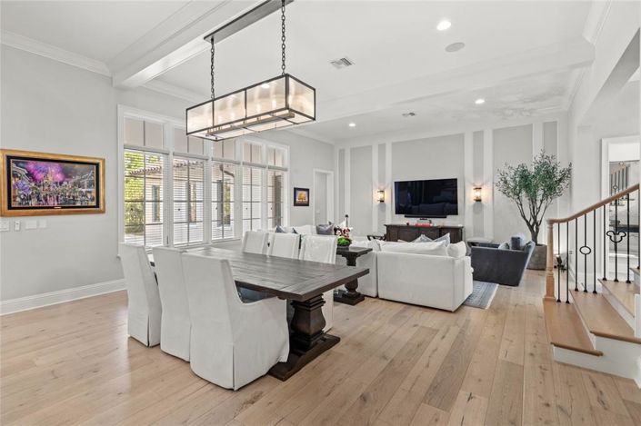 Image No.10-5 Bed Property for sale