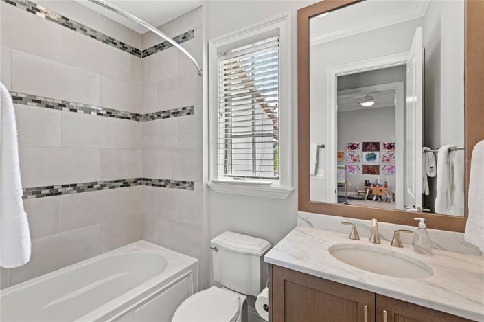 Image No.28-5 Bed Property for sale