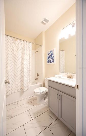 Image No.22-6 Bed Property for sale