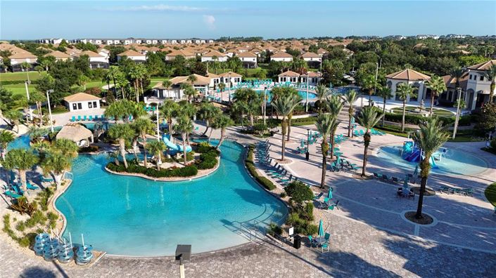 Image No.52-6 Bed Property for sale