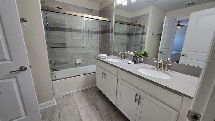 Image No.20-4 Bed Townhouse for sale