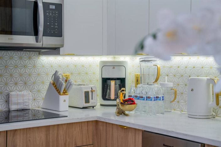 Image No.12-1 Bed Property for sale