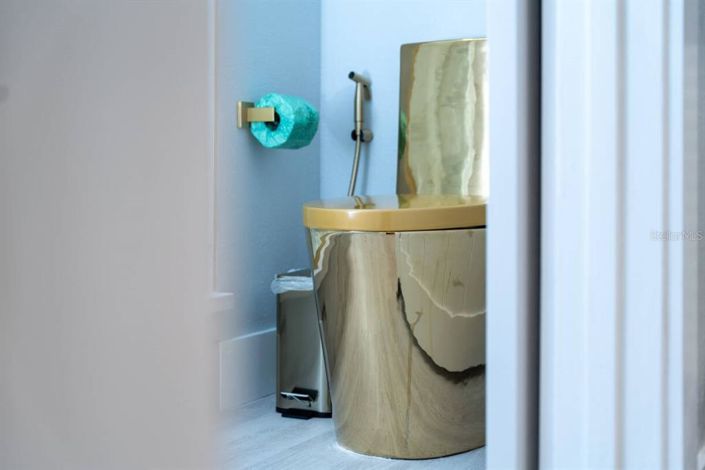 Image No.23-1 Bed Property for sale