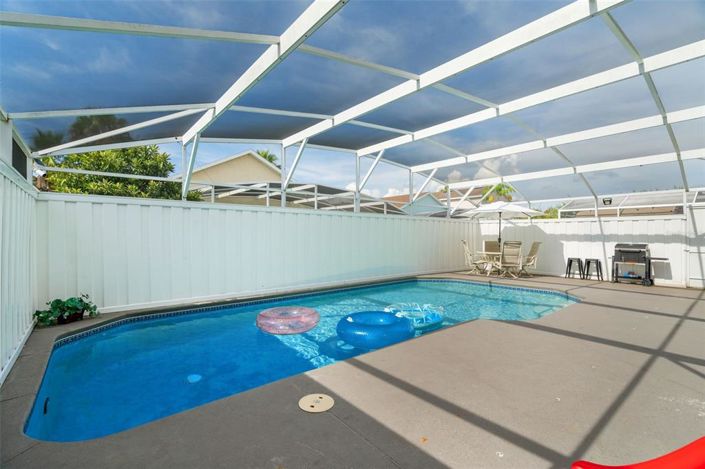 Image No.19-5 Bed Property for sale