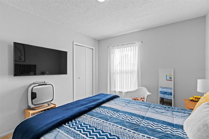 Image No.24-5 Bed Property for sale